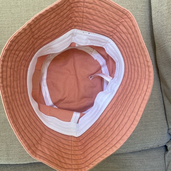 NWOT Urban Outfitters Pink bucket hat from UO–76 one size - Picture 5 of 6